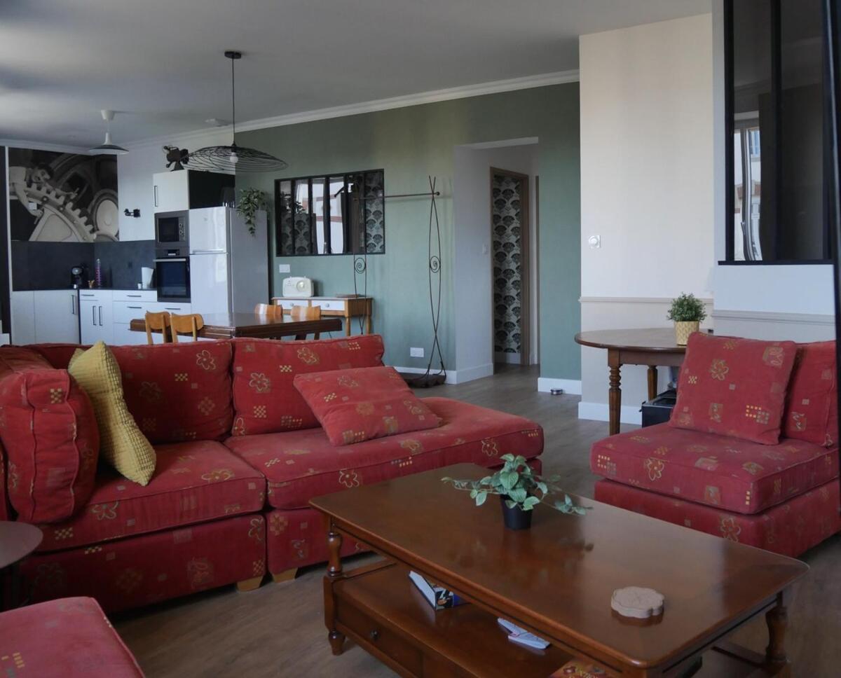 Le Familia Apartment Guer Exterior photo